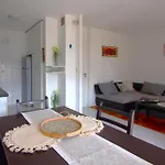 Sweet Suite Split